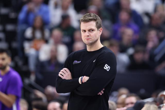 俱乐部杯-吕俊虎15分青岛不敌首钢 杰曼19分